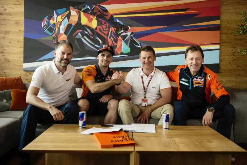 jens hainbach miguel oliveira pit beirer mike leitner red bull energy station circuito de jerez 2018