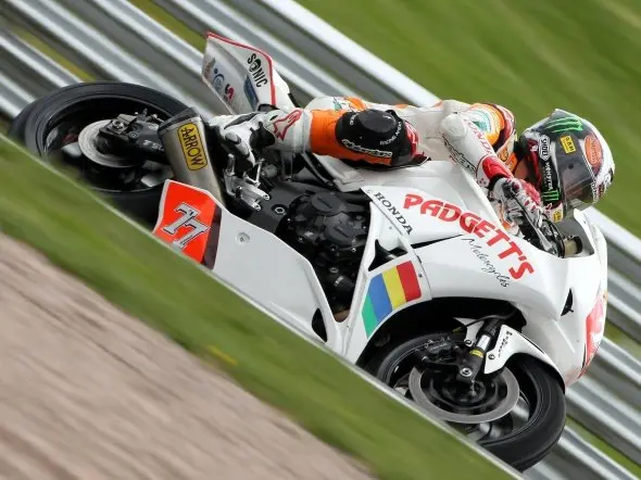 john mcguinness british superstock 1000 2013 2