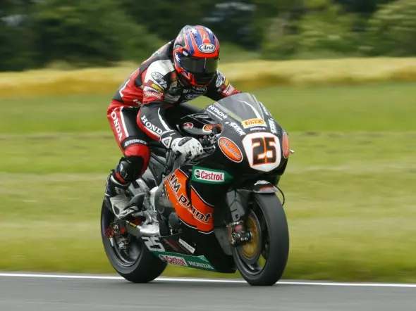 joshua brookes pole knockhill britishsuperbike