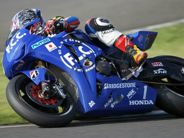 kousuke akiyoshi race2 suzuka gp 2011