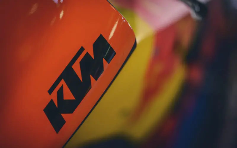 ktm rc16 box circuit de barcelona catalunya 2017