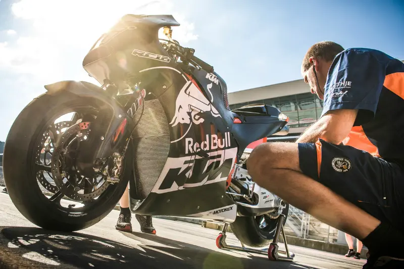 ktm rc16 motogp test box