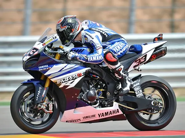 marco melandri race1 aragon 2011