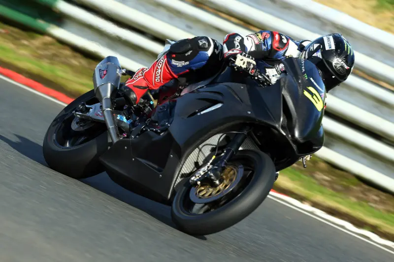 michaeldunlop test suzuki 1