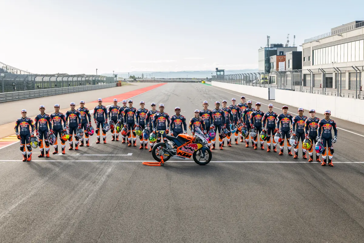 motogp rookies cup start 2025