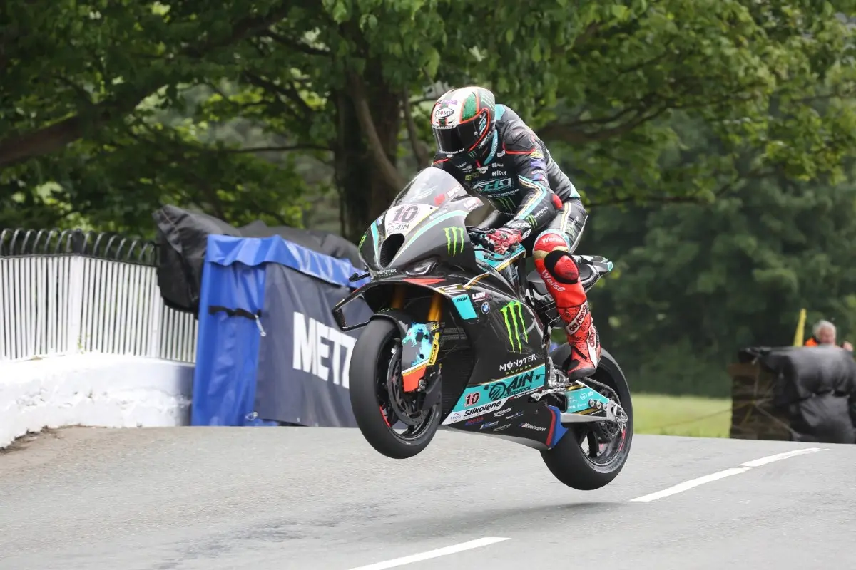 peter hickman ballaugh bridge tt 2024 superbike