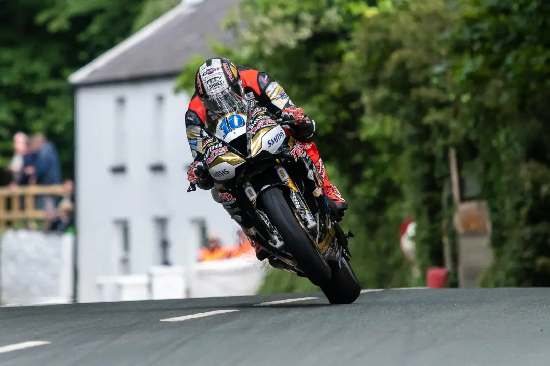 peter hickman tt supersport