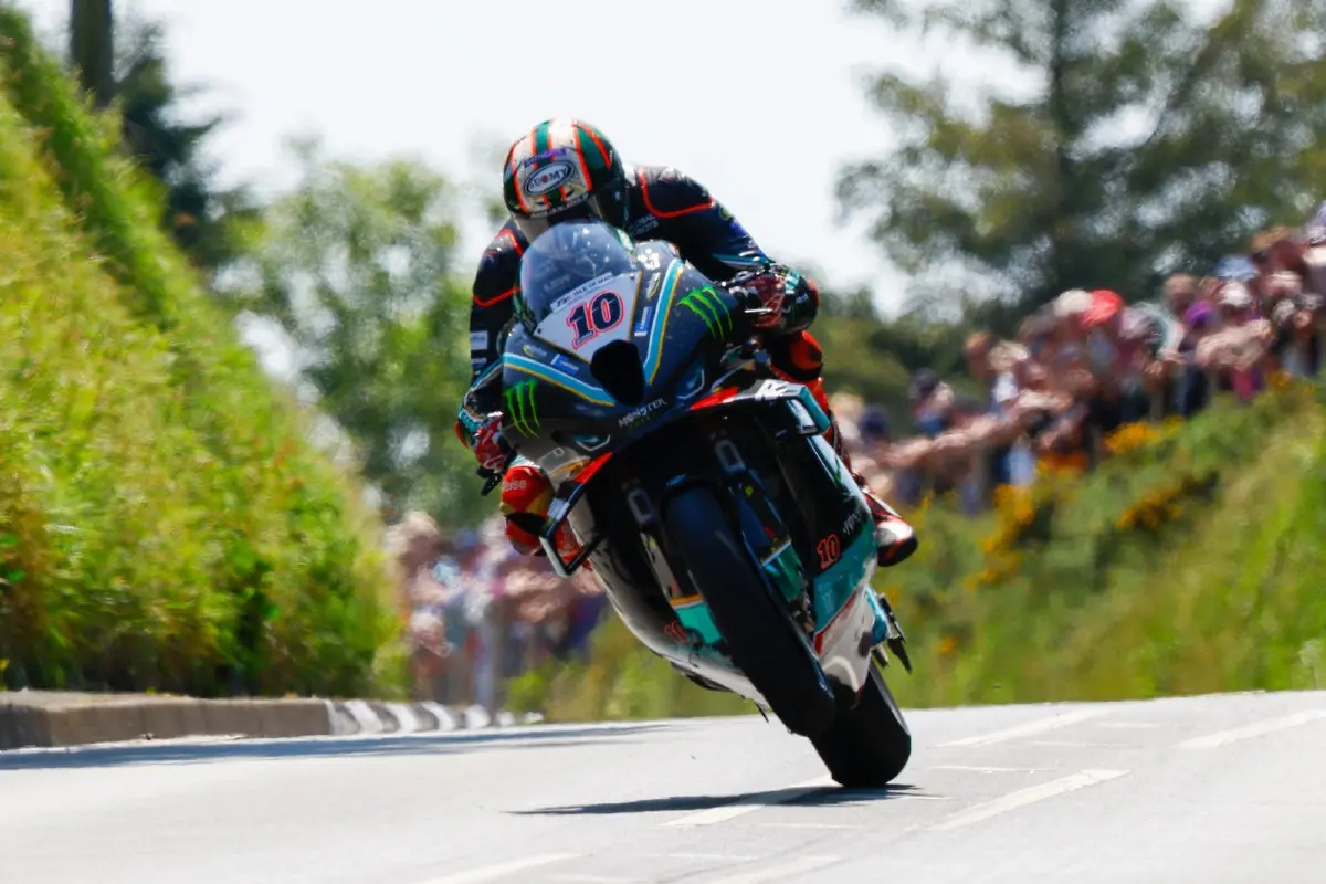 peter hickman wheelie iomtt 2023