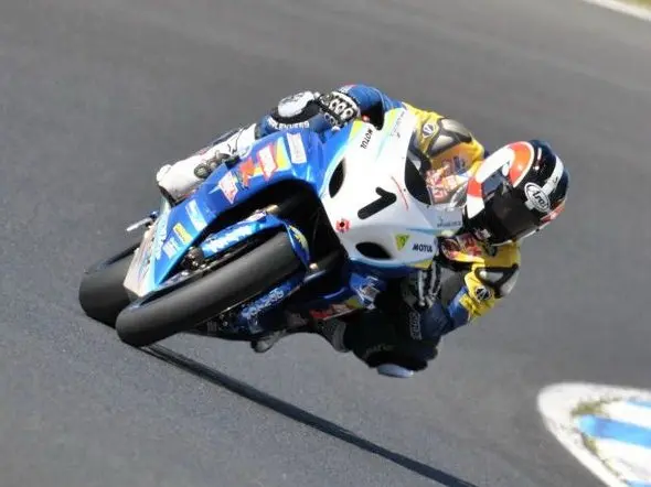 phillip island 8 hours 2011 race 1