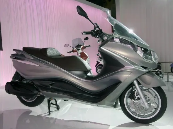 piaggio x10 2