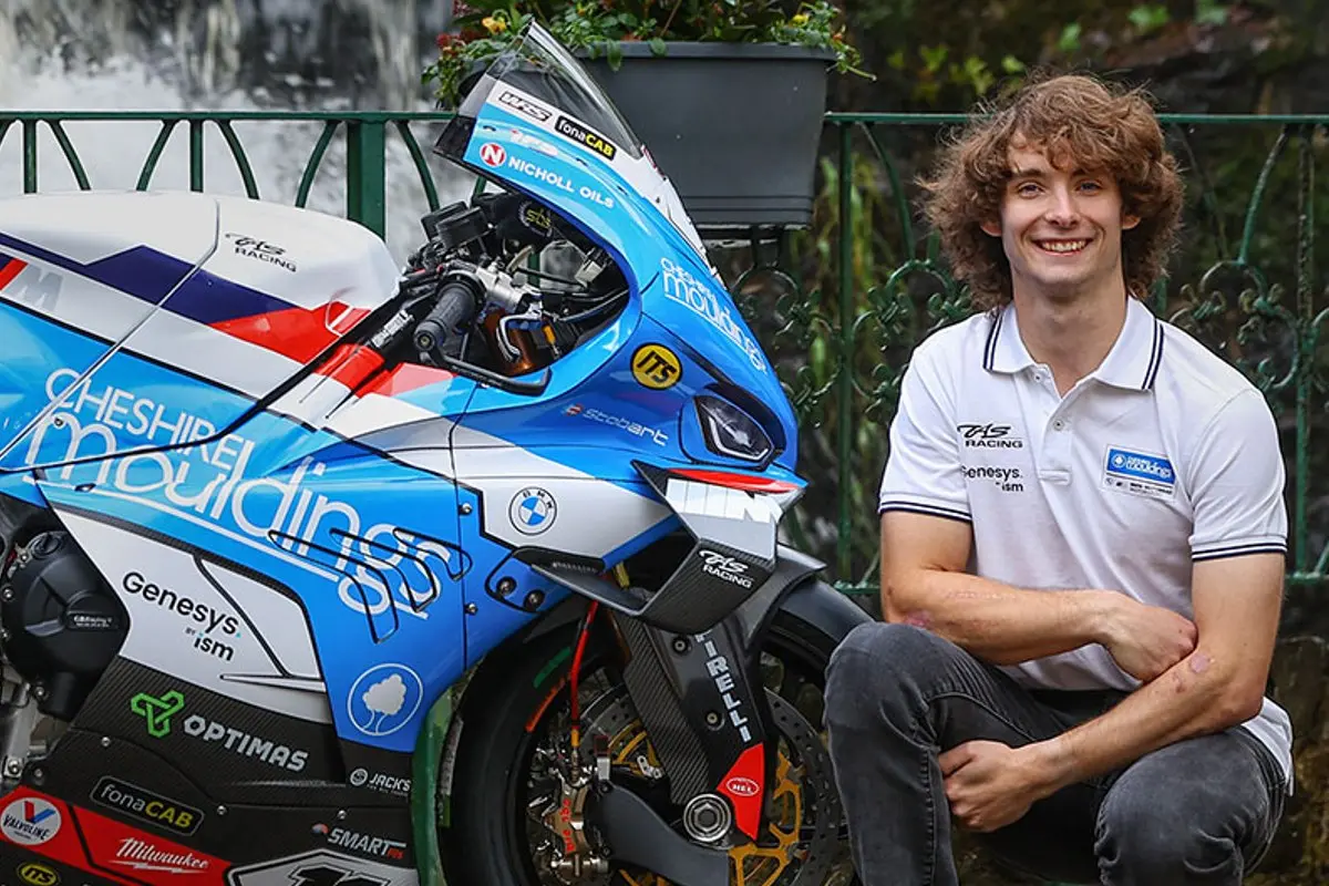 rory skinner cheshire mouldings by tas racing bmw 1