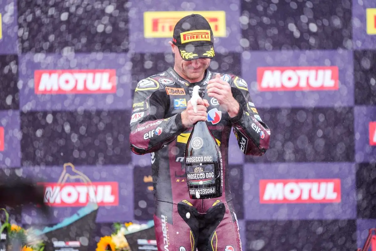 sam lowes