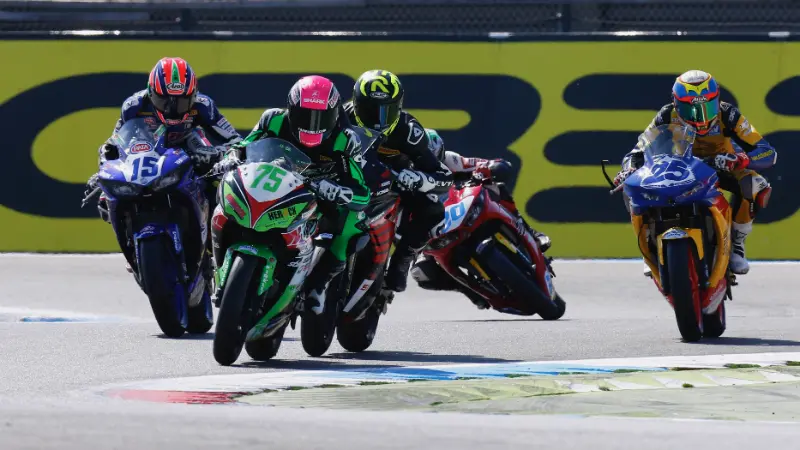 scott deroue arrivo mondiale supersport 300 gara assen 2017