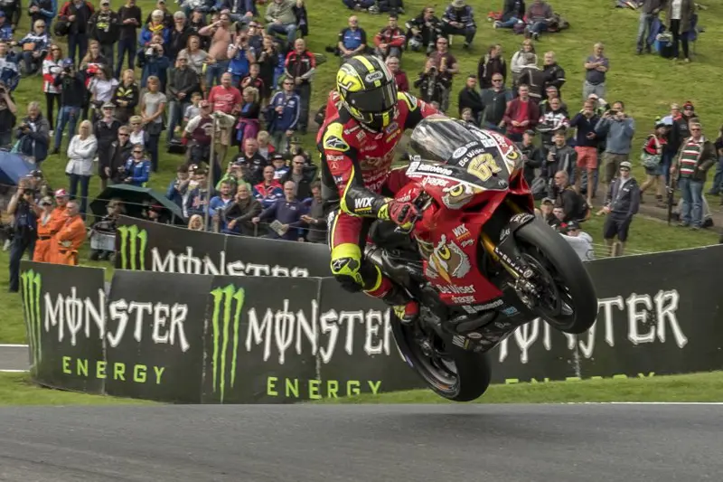 shane byrne pole cadwell park 2017