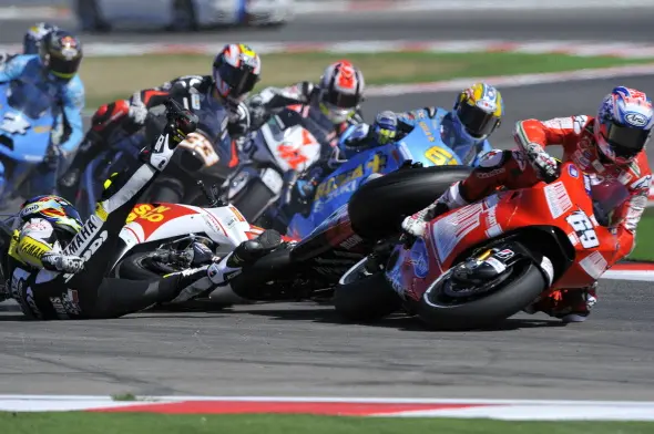 start misano crash motogp 2009
