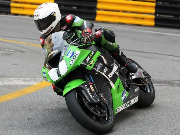 stuart easton macau gp 2010