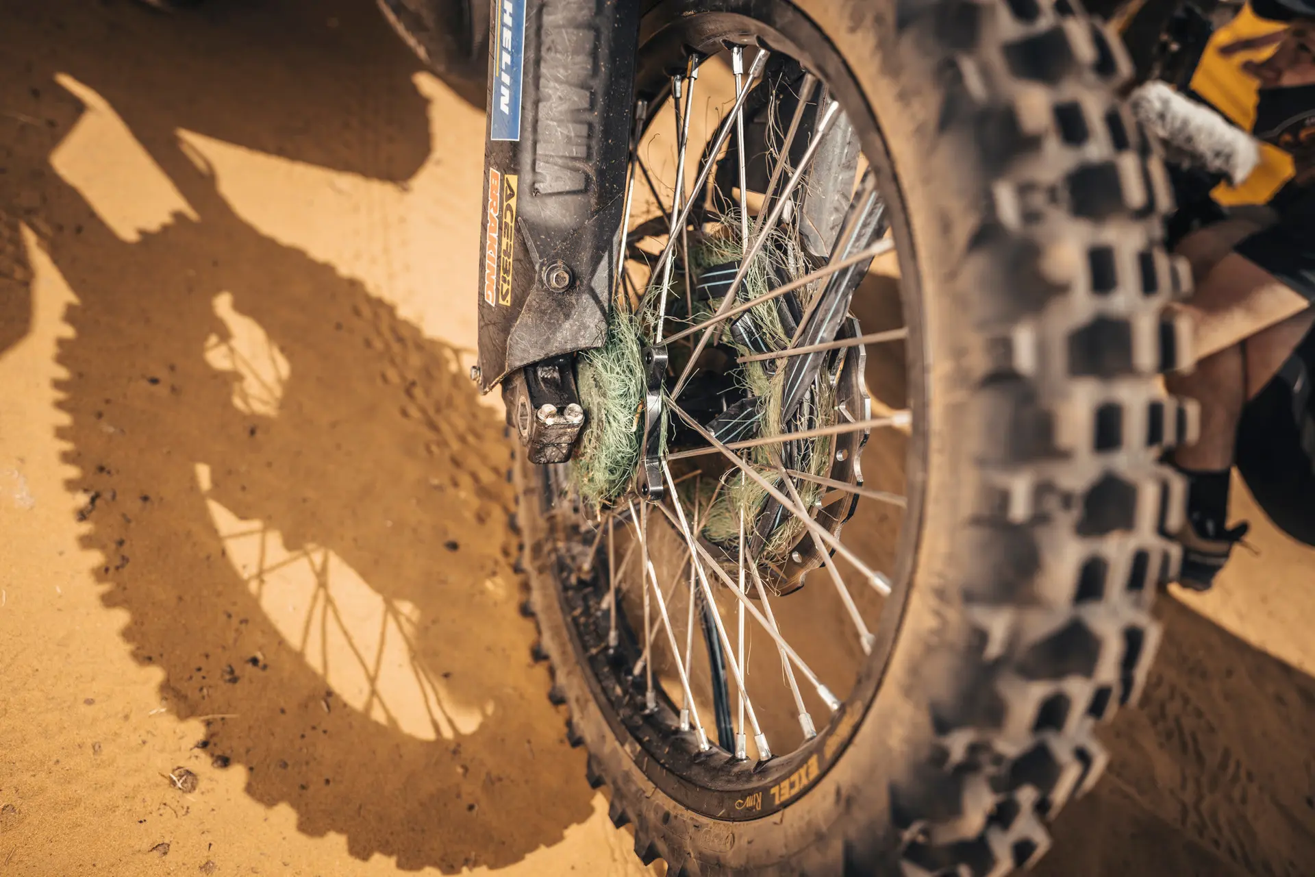 Alessandro Botturi che sfortuna: una rete di plastica gli nega il tris all'Africa Eco Race!