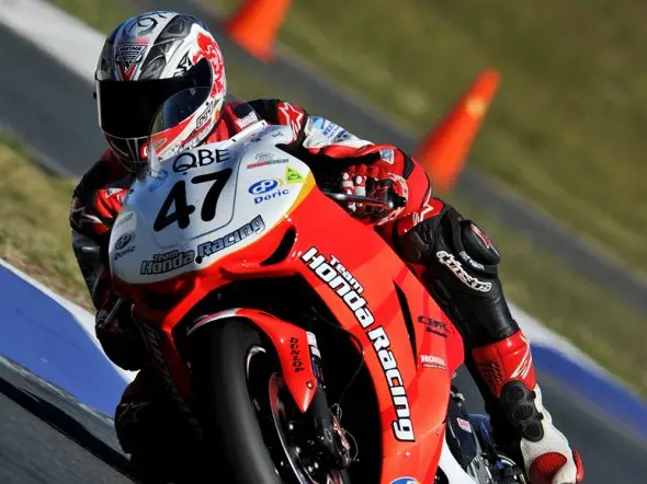 wayne maxwell asbk qldr race1 2011