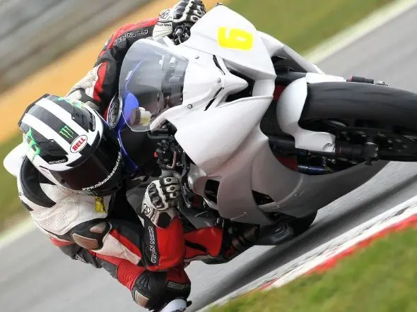 william dunlop milwaukee yamaha r6 test