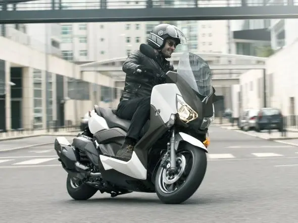 yamaha xmax 400 2