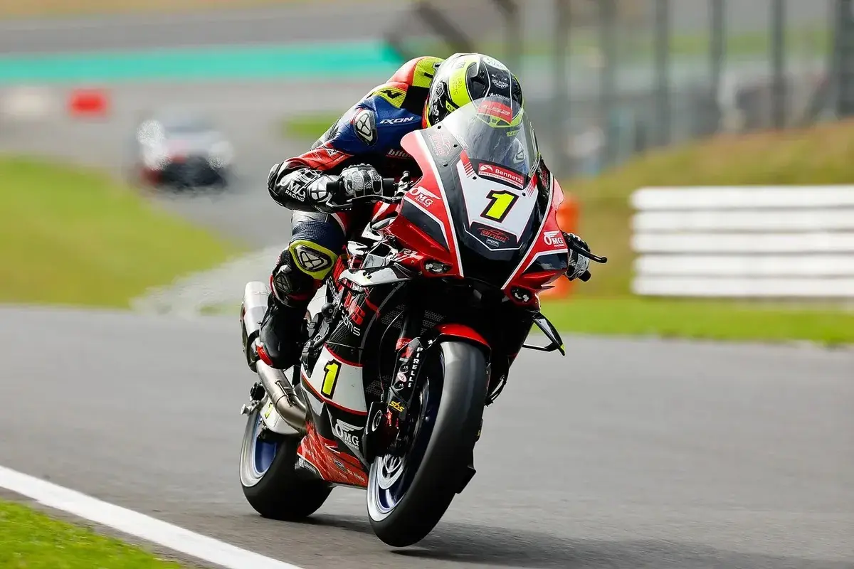 Bis di Kyle Ryde: Campione British Superbike 2025