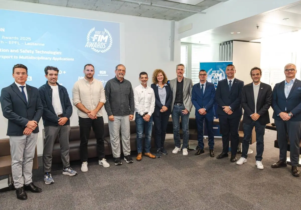 Caschi smart, materiali del futuro e sicurezza in pista: la FIM diventa un centro studi