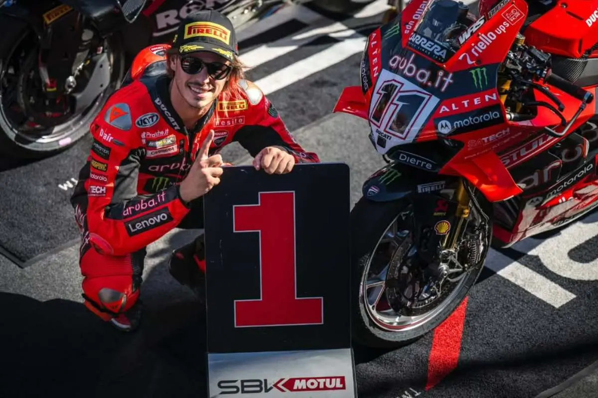 Superbike, Bulega senza strategie: "Non voglio fare cose strane"