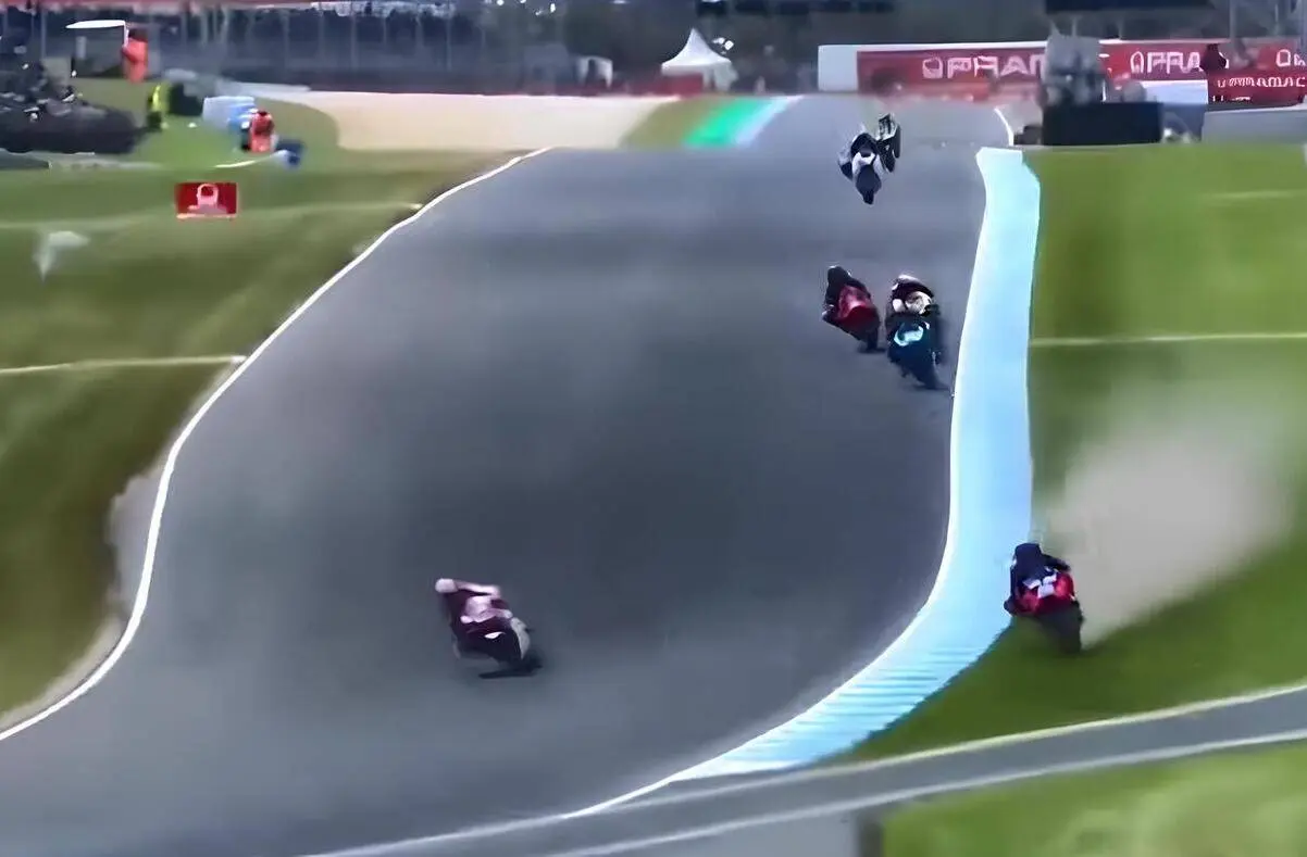 MotoGP, Phillip Island ed il "fattore vento": vi ricordate la caduta da paura di Oliveira?