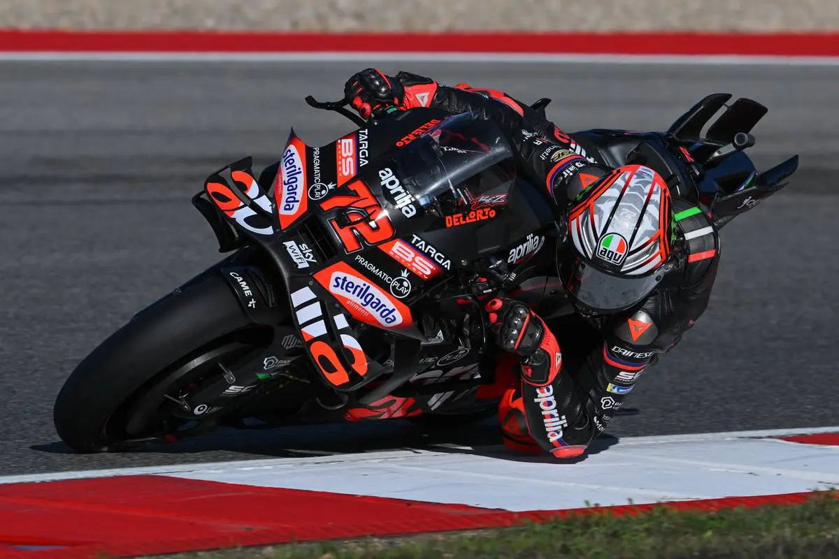 Marco Bezzecchi show a Portimao, Bagnaia KO, Bulega a punti