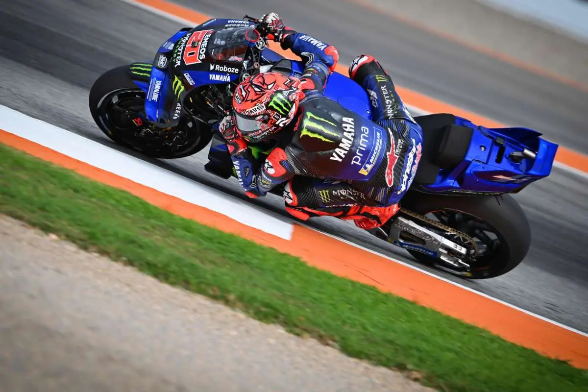 Rivoluzione Yamaha, ufficiale: dal 2026 si passa al motore V4