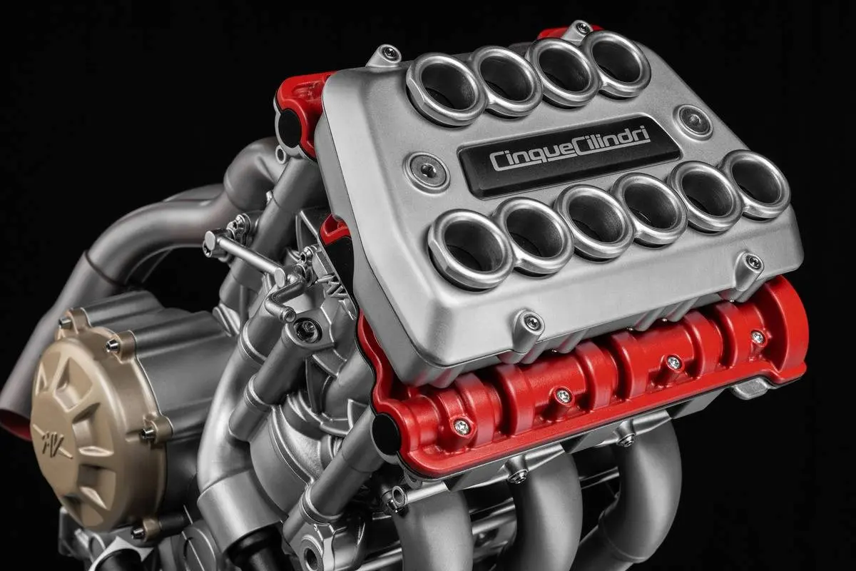 MV Agusta 5 cilindri, il capolavoro di ingegneria italiana che riscrive la tecnica