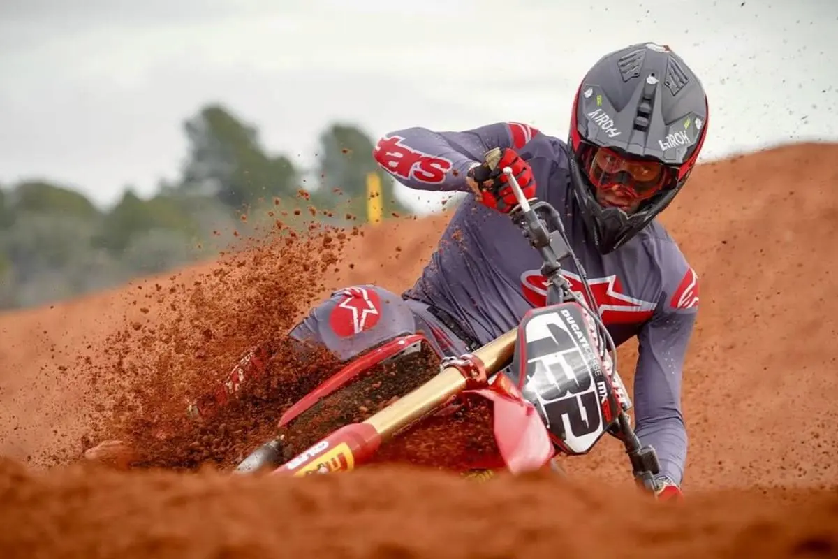 Ducati Desmo450 MX: telaio leggendario o marketing?