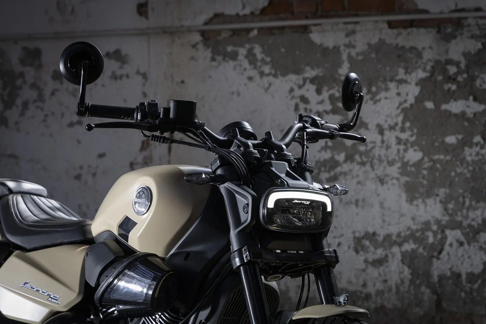 Benelli Leoncino Bobber 400: due universi in un modello unico