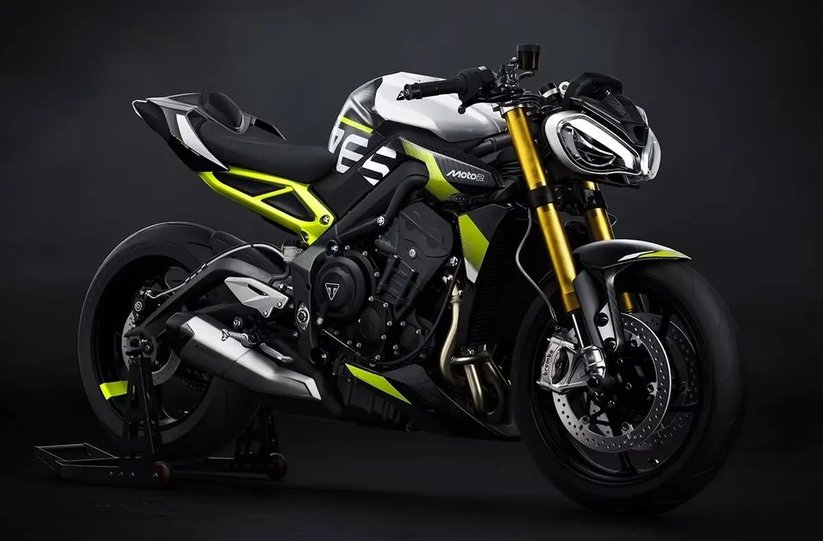 Triumph Street Triple 765 RX e Moto2: perfette in pista, impeccabili su strada