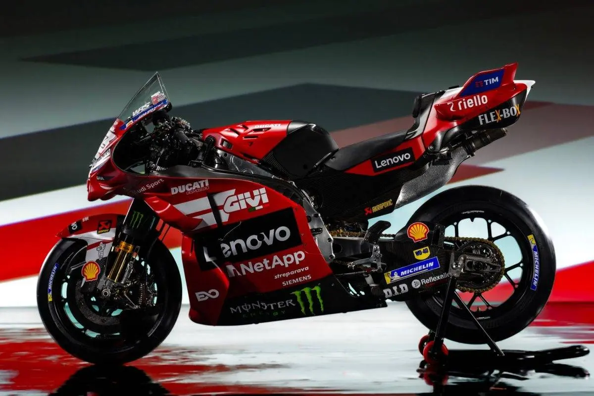 Ducati GP26: un nuovo dispositivo holeshot per battere l'Aprilia