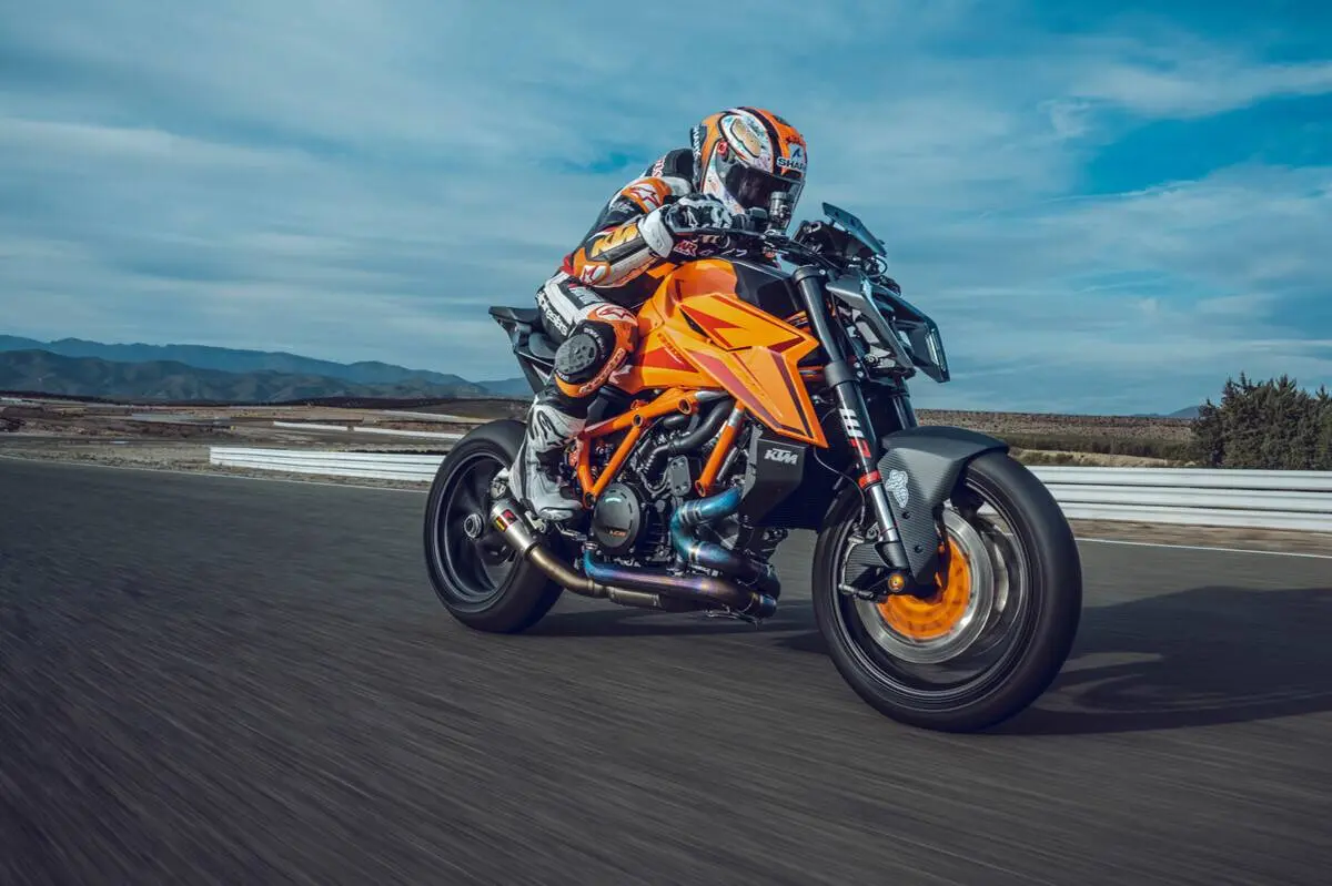 Una Duke per tutti i gusti: KTM presenta la sua nuova gamma Naked 2026