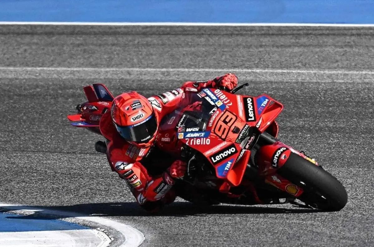 Double crash for Marc Marquez: Tardozzi heads to Race Direction