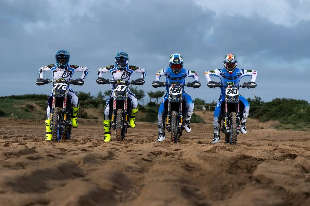 Yamaha Factory MX 2026: design rinnovato e ambizioni titolo con Gajser, Renaux e i Reisulis