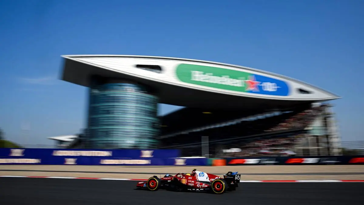 Tutta l’adrenalina del GP di Cina: duello Mercedes, chance Ferrari e orari TV/streaming con Sprint