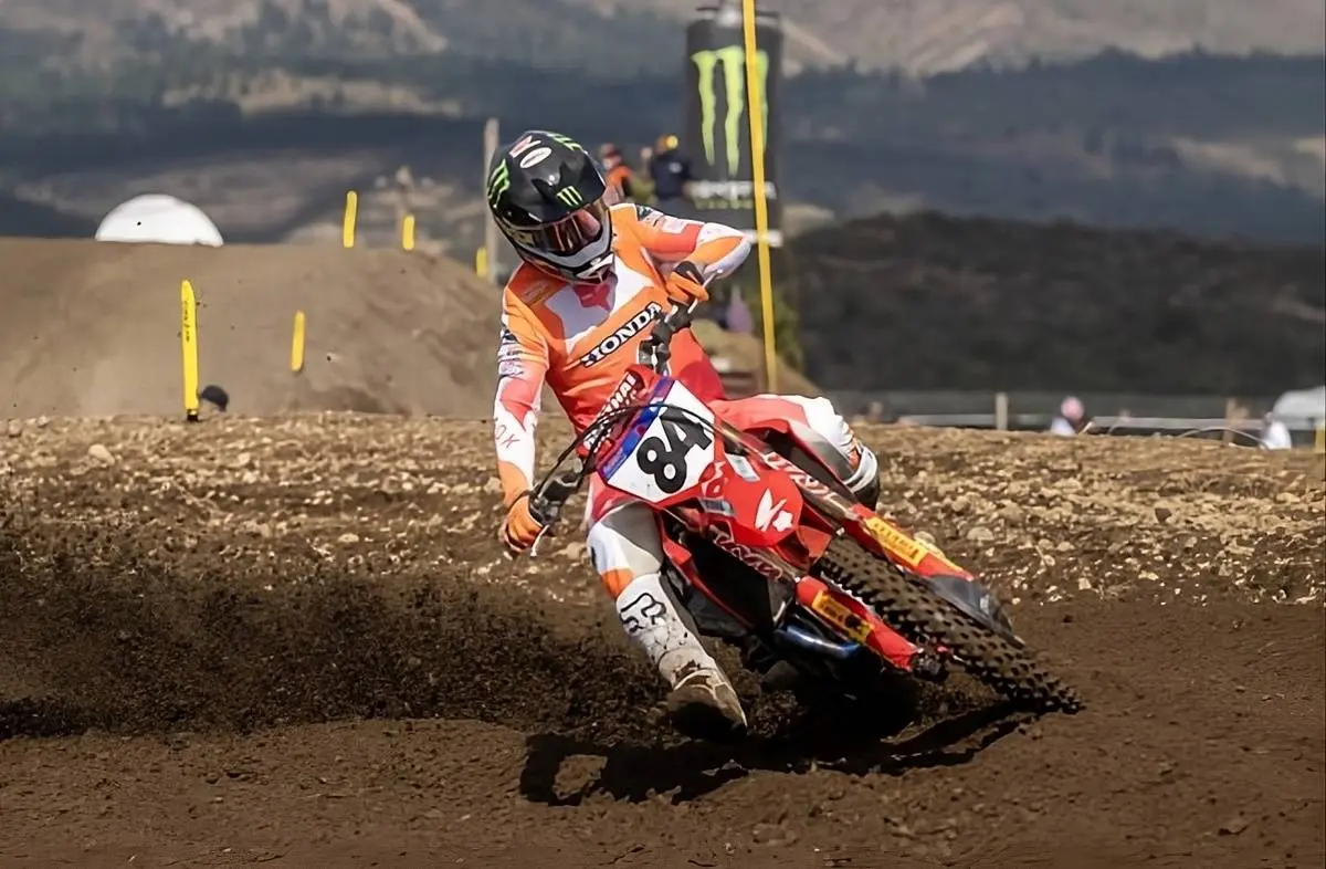 Herlings sensational, Vialle a standout rookie: big day for Honda in MXGP