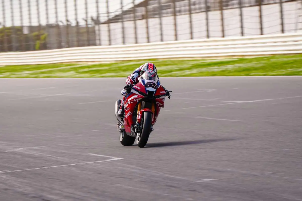 WorldSBK, Jonathan Rea smiles in Portimão: "I now understand Honda's level." Racing at the end of the month?