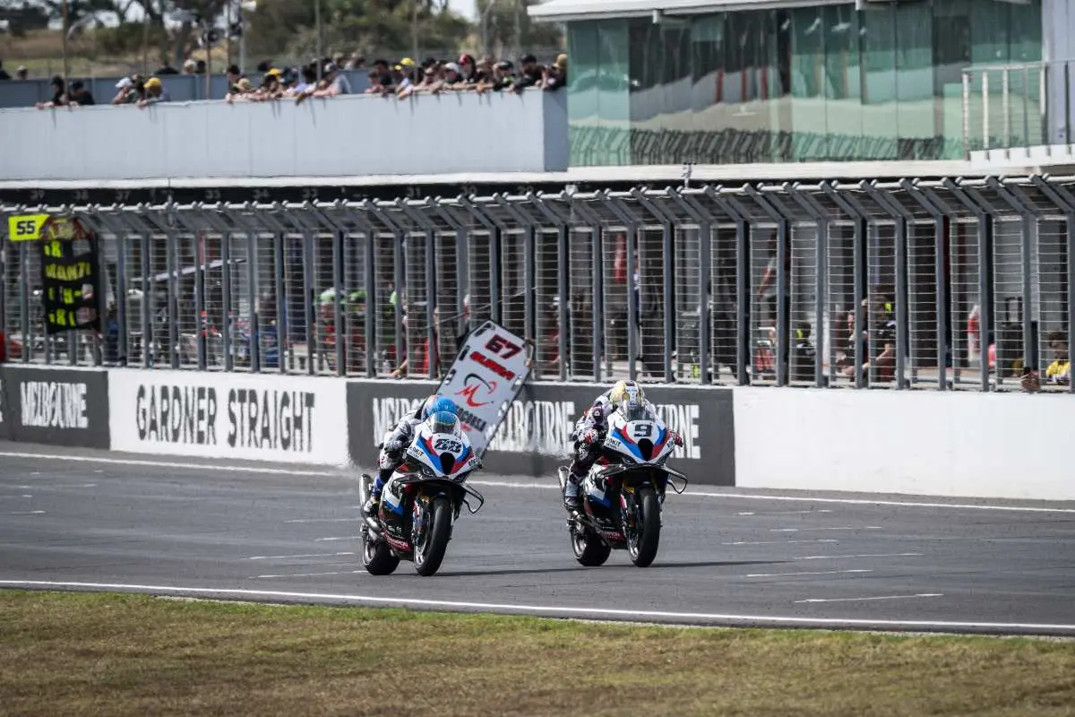 BMW pronta a reagire: Petrucci e Oliveira a Portimao per evitare la "fuga" di Bulega