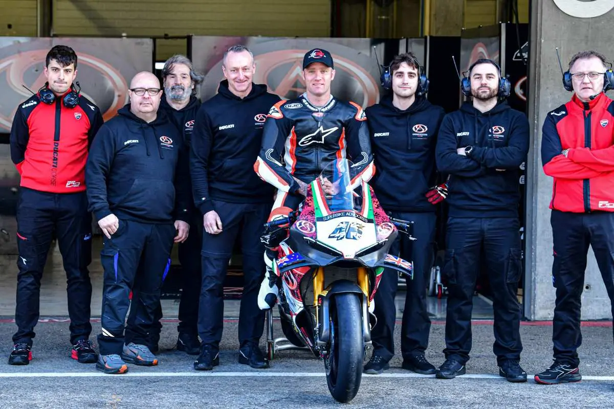 SBK Test Portimao, i tempi alle 14: Bimota in vetta, Bulega cade, Advocates svela la livrea 2026