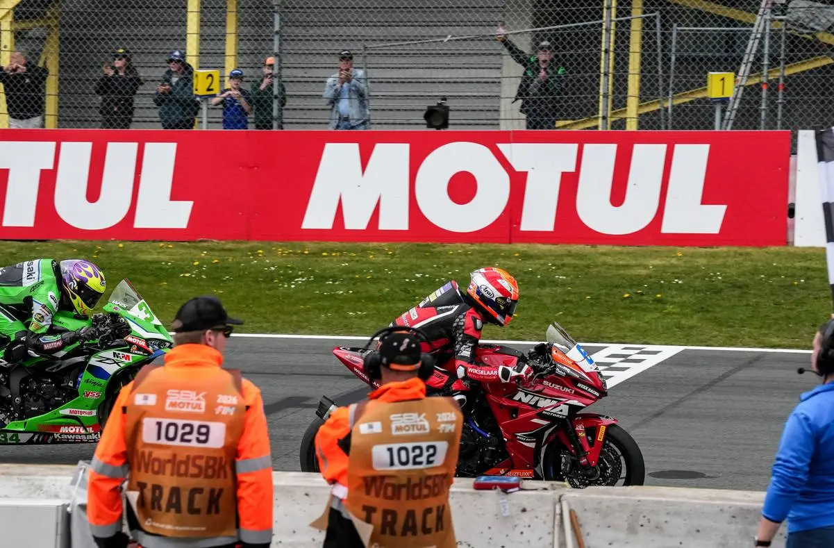 Red-hot Sportbike at Assen: Buis makes history with Suzuki, Vannucci narrowly misses the podium