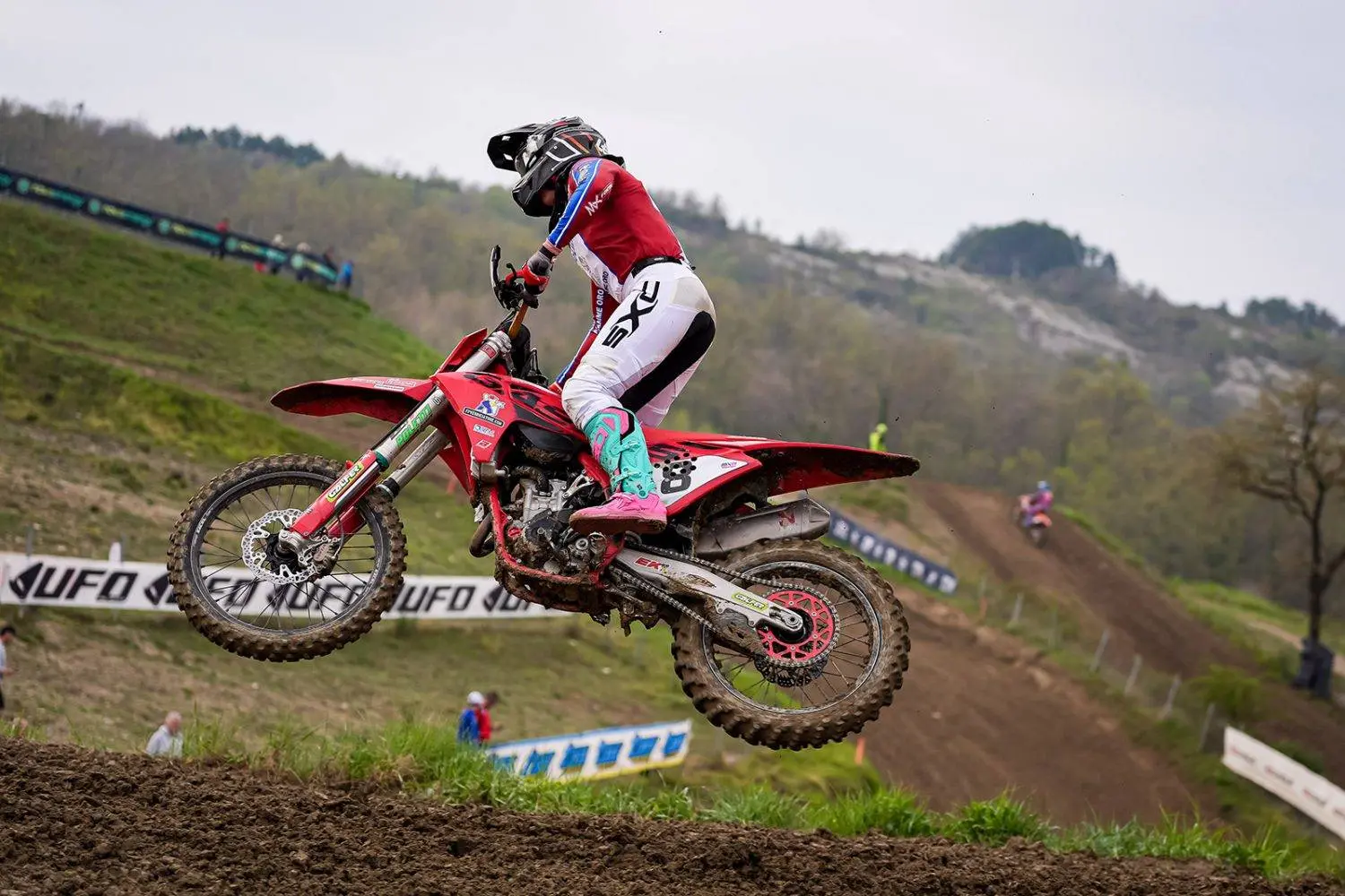 Fontanesi fa 50 e trascina l’Italiano MX Femminile: record di iscritte ed entusiasmo “Track Walk”
