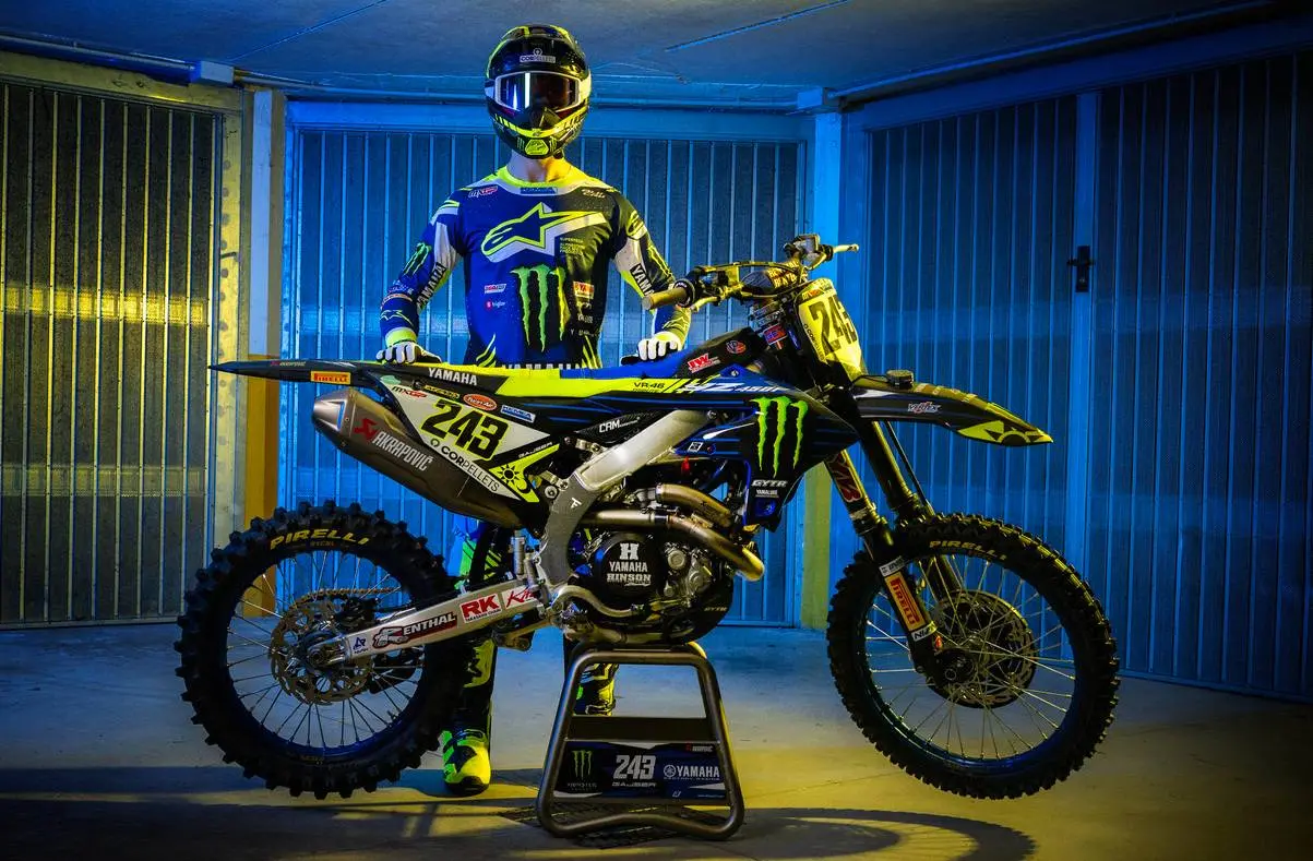 Gajser omaggia Valentino Rossi: livrea Yamaha speciale per il GP “di casa” in Trentino