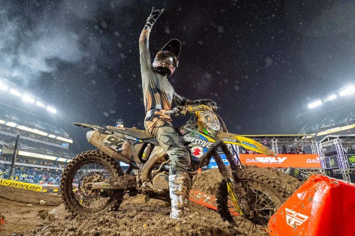 Ken Roczen chasing a dream: to win the AMA Supercross title with a 2018 Suzuki!