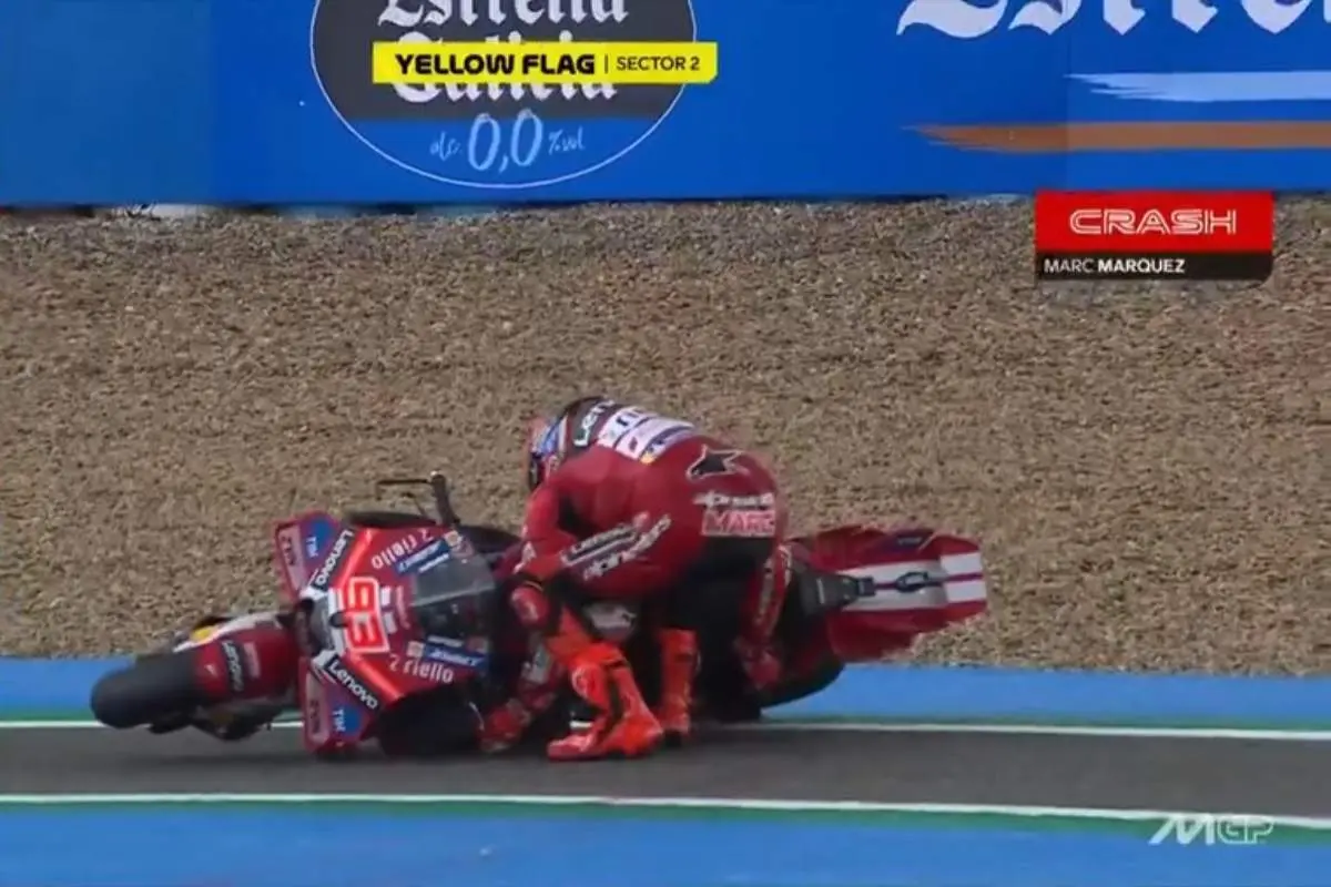 MotoGP Jerez: Marc Marquez cade e poi vince una folle Sprint, disastro Aprilia