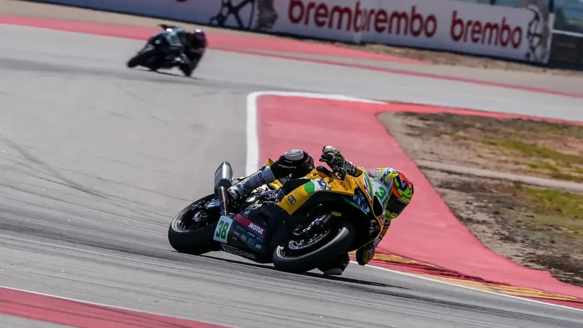 Sportbike Aragon Gara 1: prima vittoria di David Salvador, Matteo Vannucci 5°
