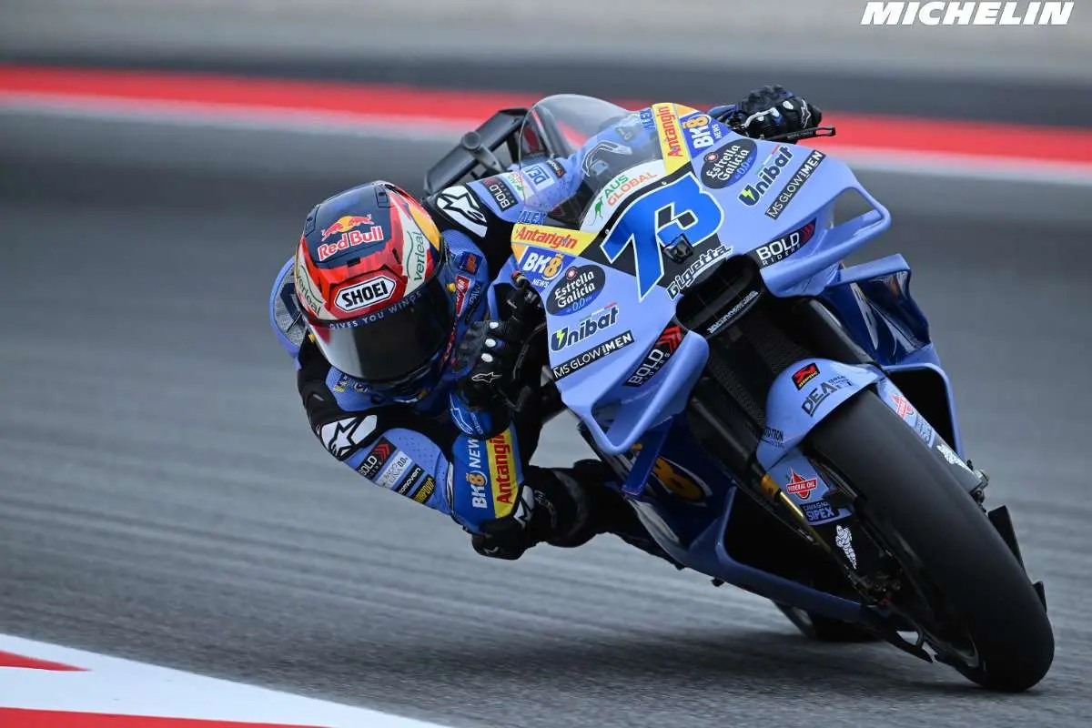 Sprint MotoGP Barcellona: Alex Marquez frega Acosta, Martin cade ancora